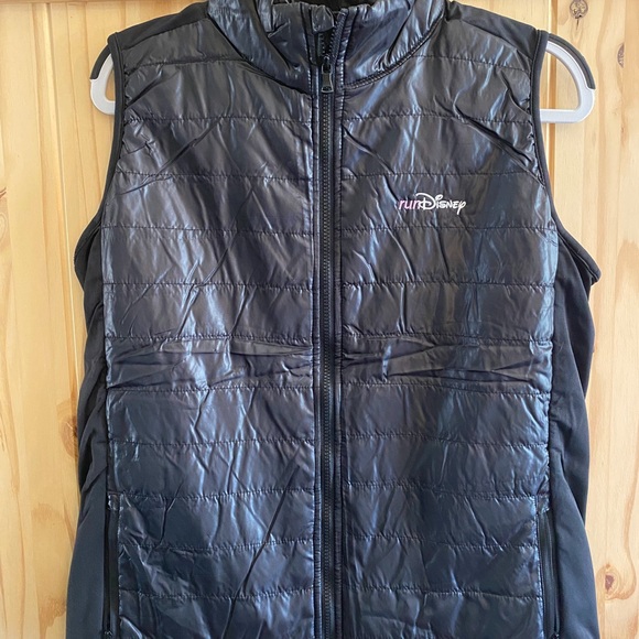 runDisney Mickey “Every Mile is Magic” Puffer Vest 🖤✨ - Picture 7 of 7